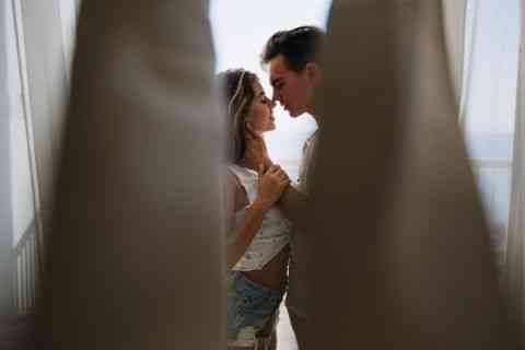 思わずキスしたくなる 男性がキスしたくなる瞬間とキスでわかる男性心理 カナウ